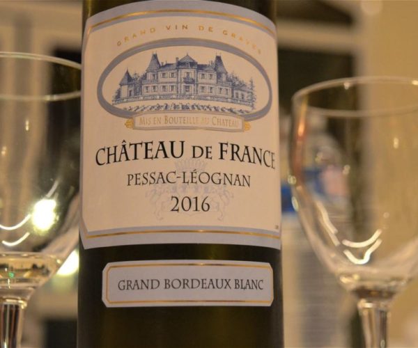 Bouteille de vin blanc de Bordeaux : Château de France, Pessac-Leognan de 2016 au restaurant La Table de 3